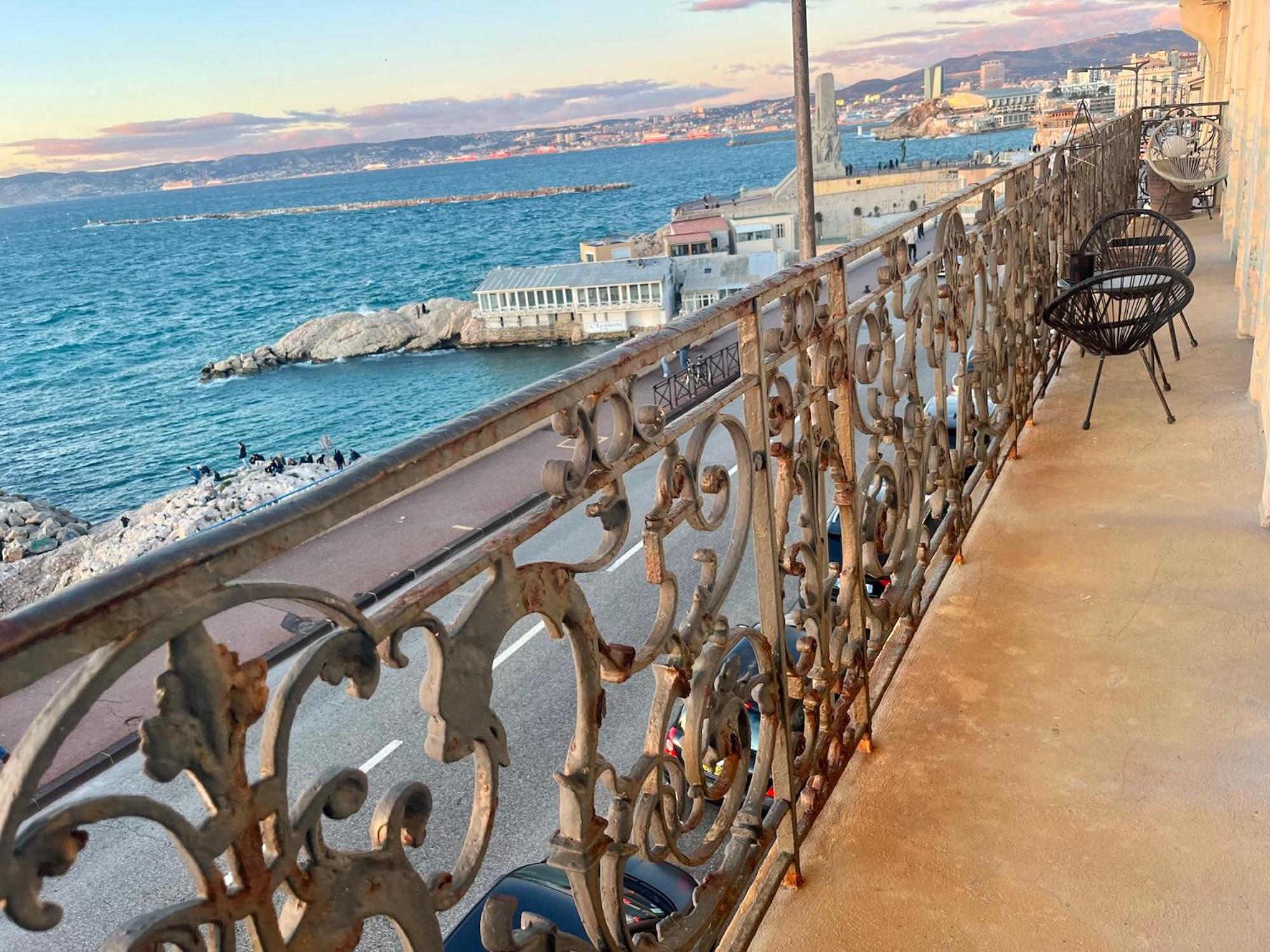 Appartement Sur La Corniche Kennedy Face A La Mer Marseille Ngoại thất bức ảnh